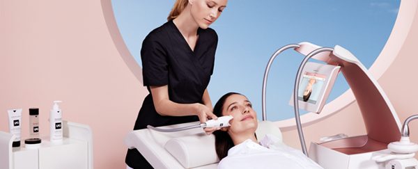 HOW DOES ENDERMOLOGIE FOR FACE WORK Learn how Endermologie rejuvenates your skin from within